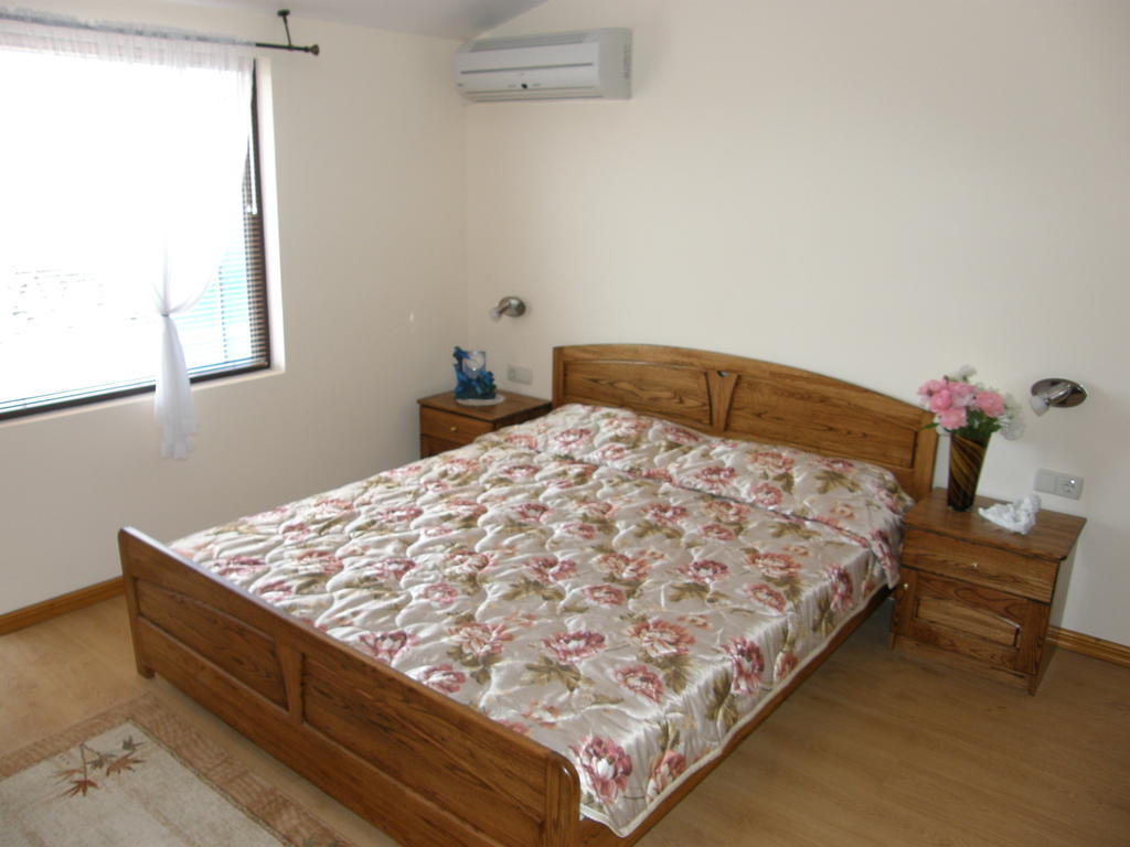 Emona Guest House Несебир Екстер'єр фото
